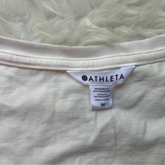 NWT! Athleta | White Outbound Scoop Tee | Size Medium - Picture 3 of 9
